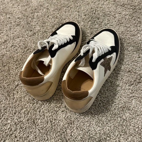 Oasis Society Californa Vegan Leather Women's Sneakers Star Black White - Picture 9 of 10